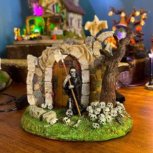 Lemax Spooky Town The Gate Keeper